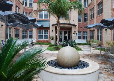 Grayson Courtyard at the Quarters on Campus